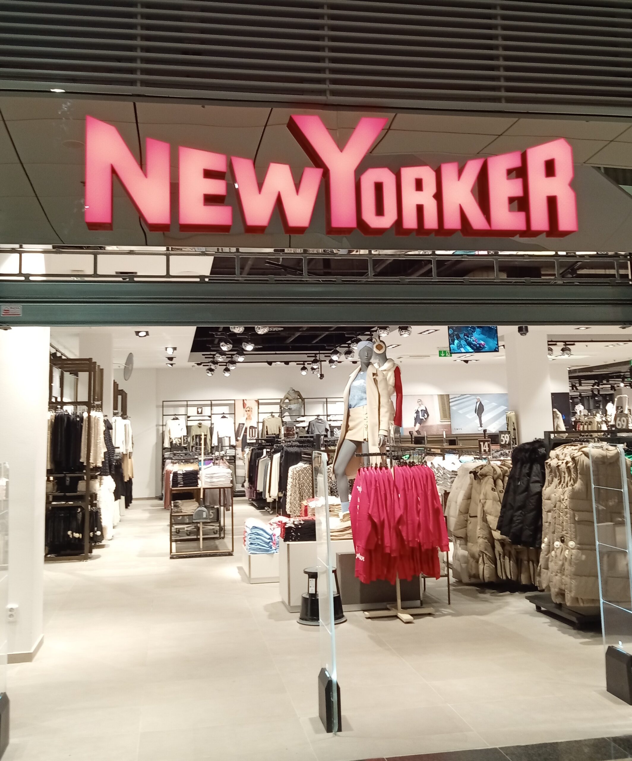 Rollout predajne od A po Z: Kompletný sprievodca rebrandingom a výstavbou retailovej siete na kľúč