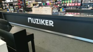3D plastické nápisy: Premeňte svoju identitu na neprehliadnuteľnú priestorovú reklamu